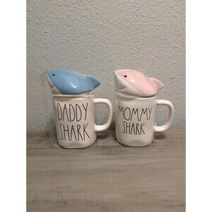 Rae Dunn Daddy Shark & Mommy Shark Mug Set w/ Lids by Magenta – NEW – Artisan Co